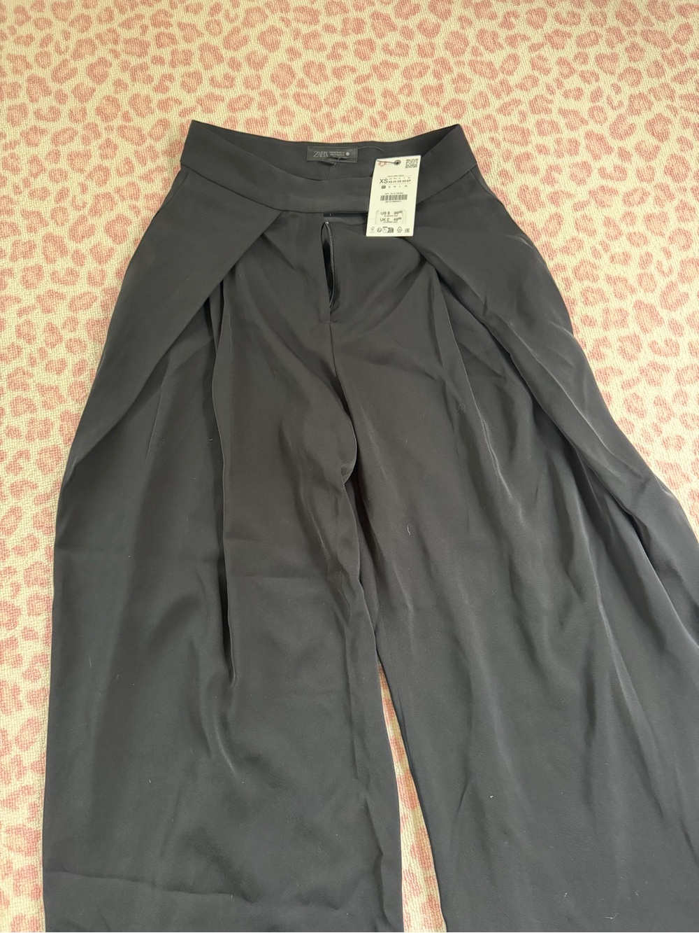 Zara Black Wide-Leg pleat front Pants